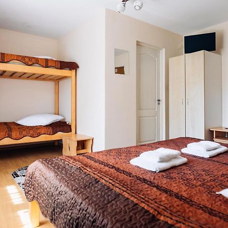 Iris 2 Bed & Breakfast Прайд Екстериор снимка