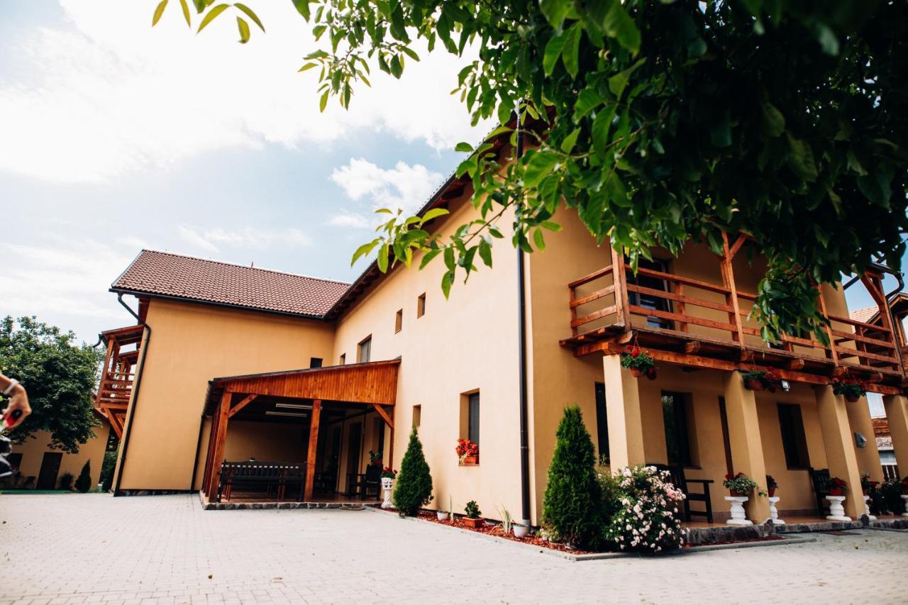 Iris 2 Bed & Breakfast Прайд Екстериор снимка