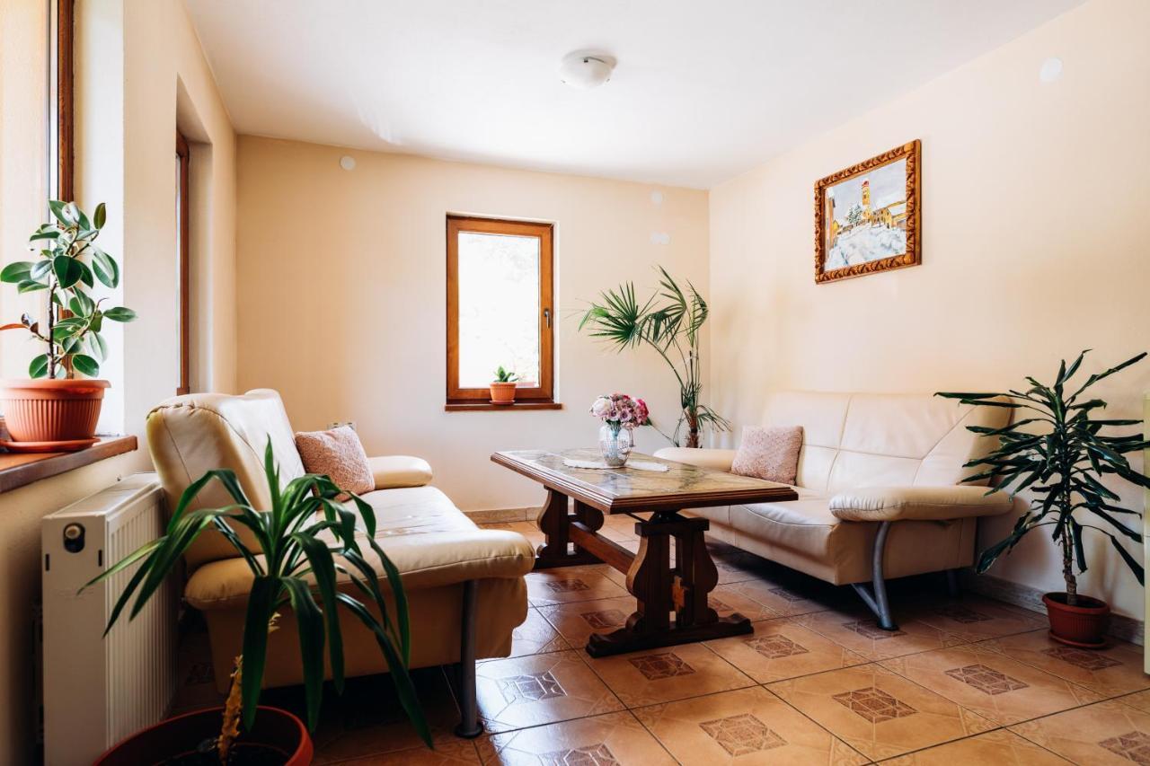 Iris 2 Bed & Breakfast Прайд Екстериор снимка